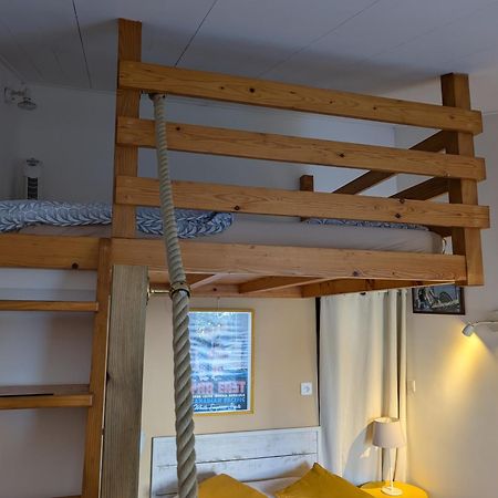 Les Yeux Bleus Bed & Breakfast 누아르무티에 앙 릴 외부 사진