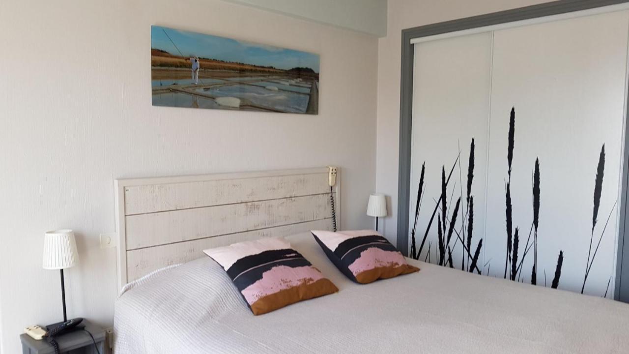 Les Yeux Bleus Bed & Breakfast 누아르무티에 앙 릴 외부 사진