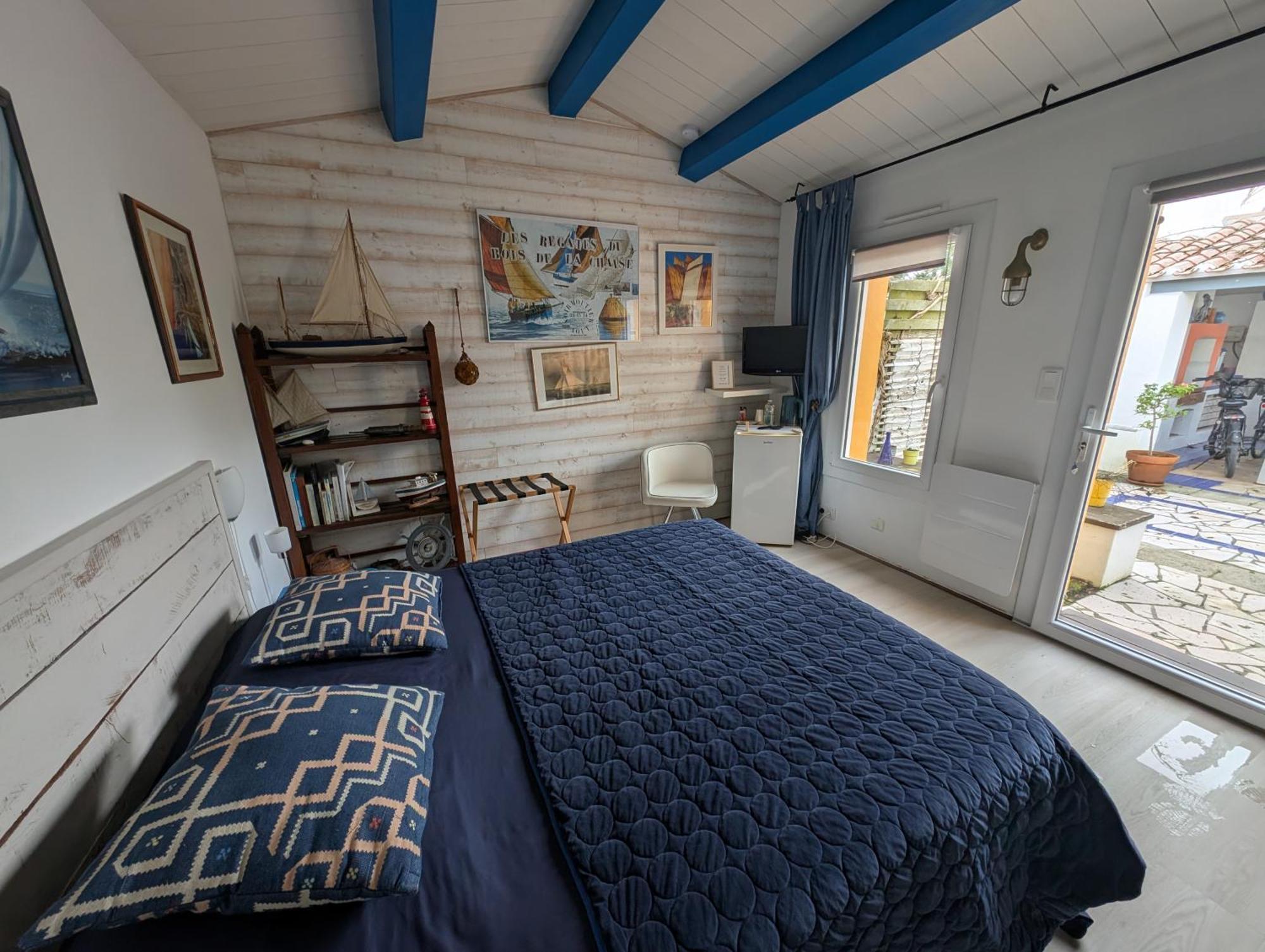 Les Yeux Bleus Bed & Breakfast 누아르무티에 앙 릴 외부 사진