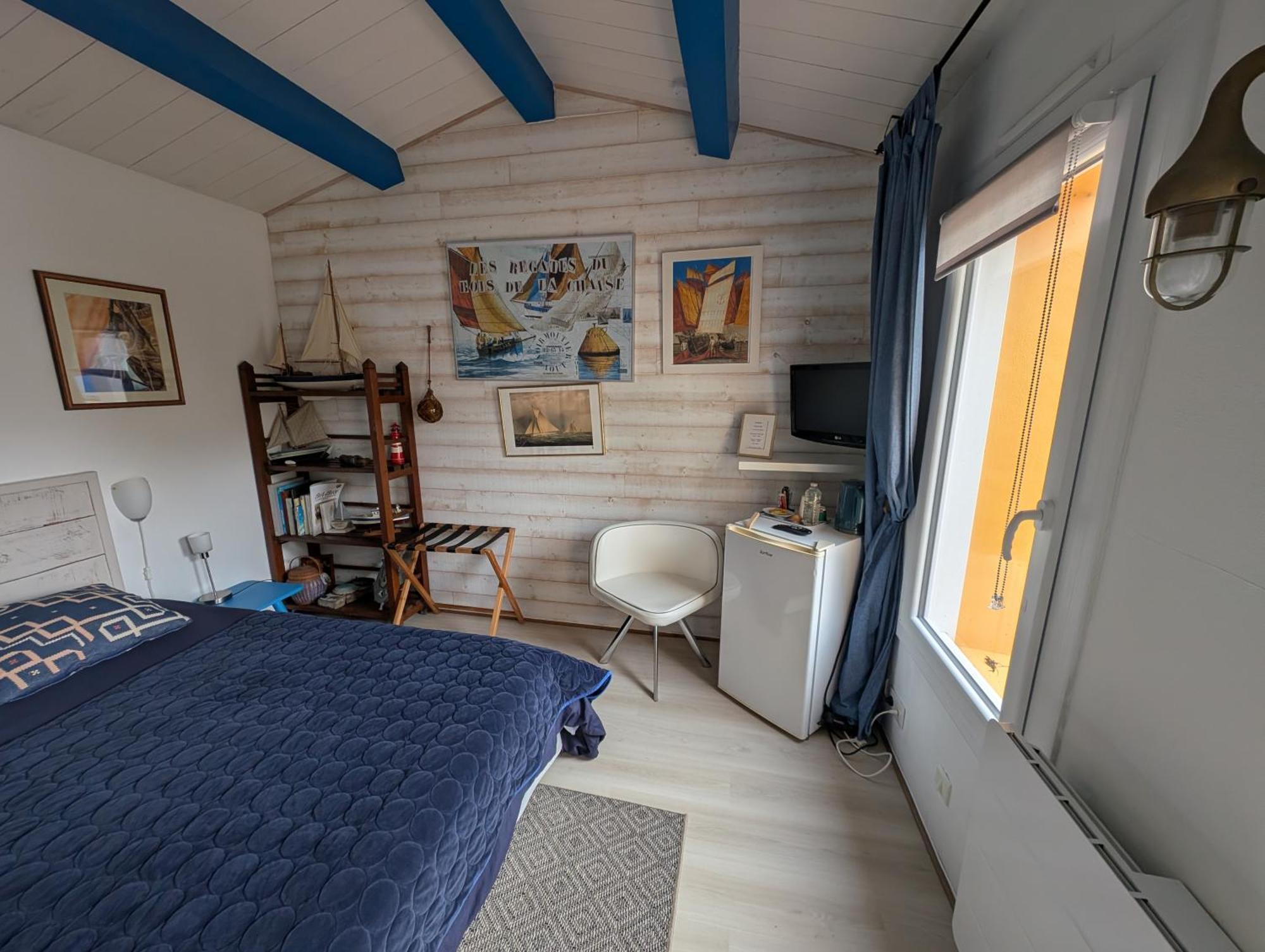 Les Yeux Bleus Bed & Breakfast 누아르무티에 앙 릴 외부 사진