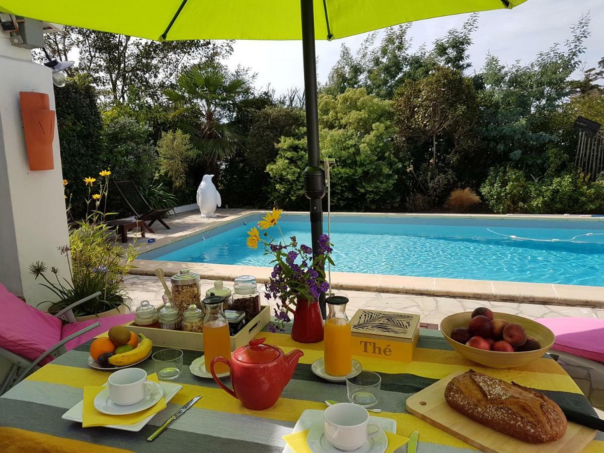 Les Yeux Bleus Bed & Breakfast 누아르무티에 앙 릴 외부 사진