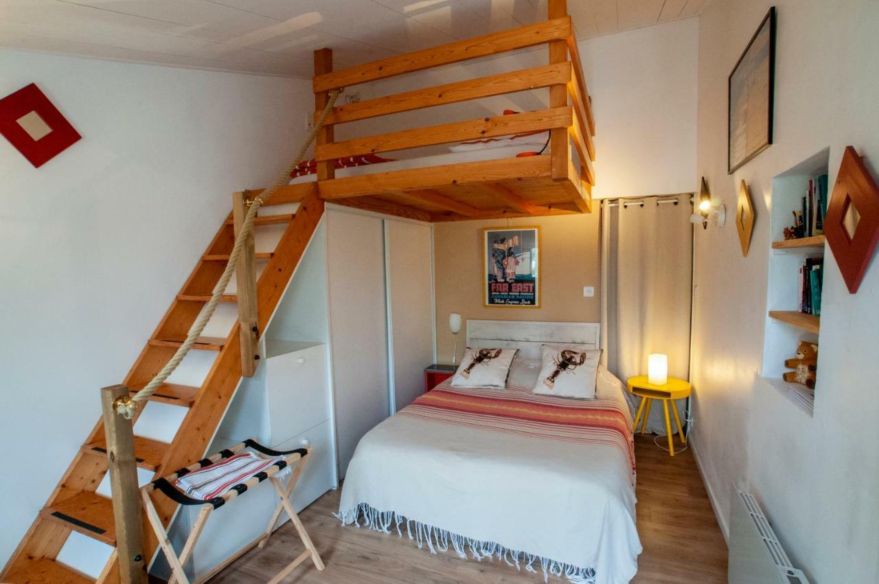Les Yeux Bleus Bed & Breakfast 누아르무티에 앙 릴 외부 사진